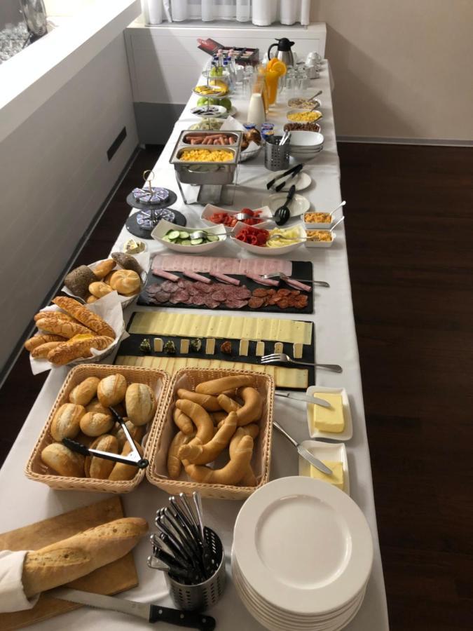 Vadvirag Panzio Hotell Ágfalva Exteriör bild
