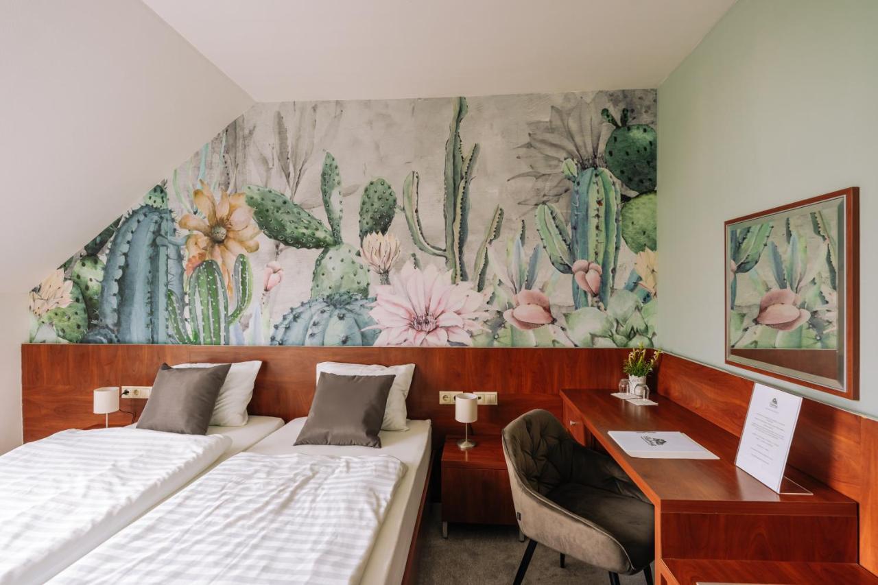 Vadvirag Panzio Hotell Ágfalva Exteriör bild