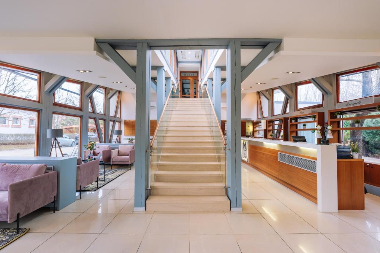 Vadvirag Panzio Hotell Ágfalva Exteriör bild