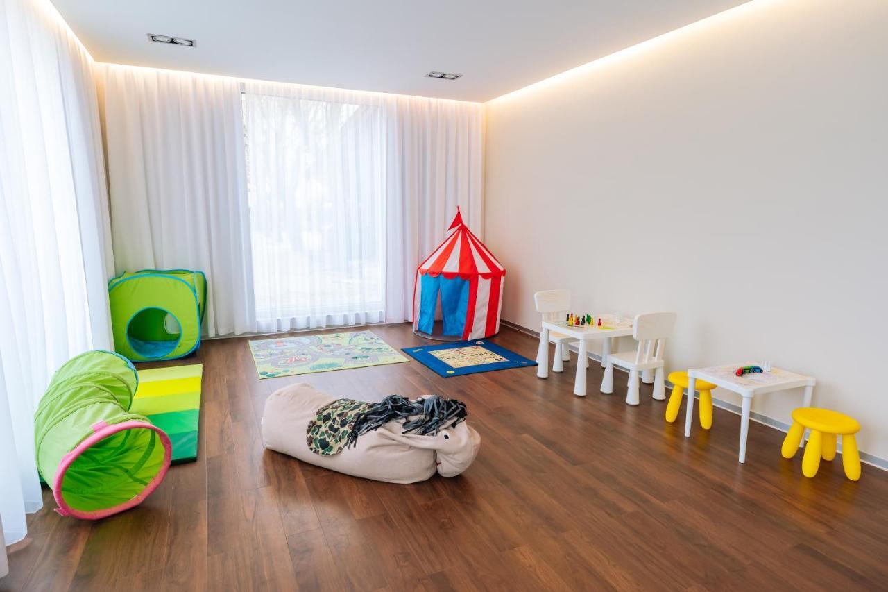 Vadvirag Panzio Hotell Ágfalva Exteriör bild