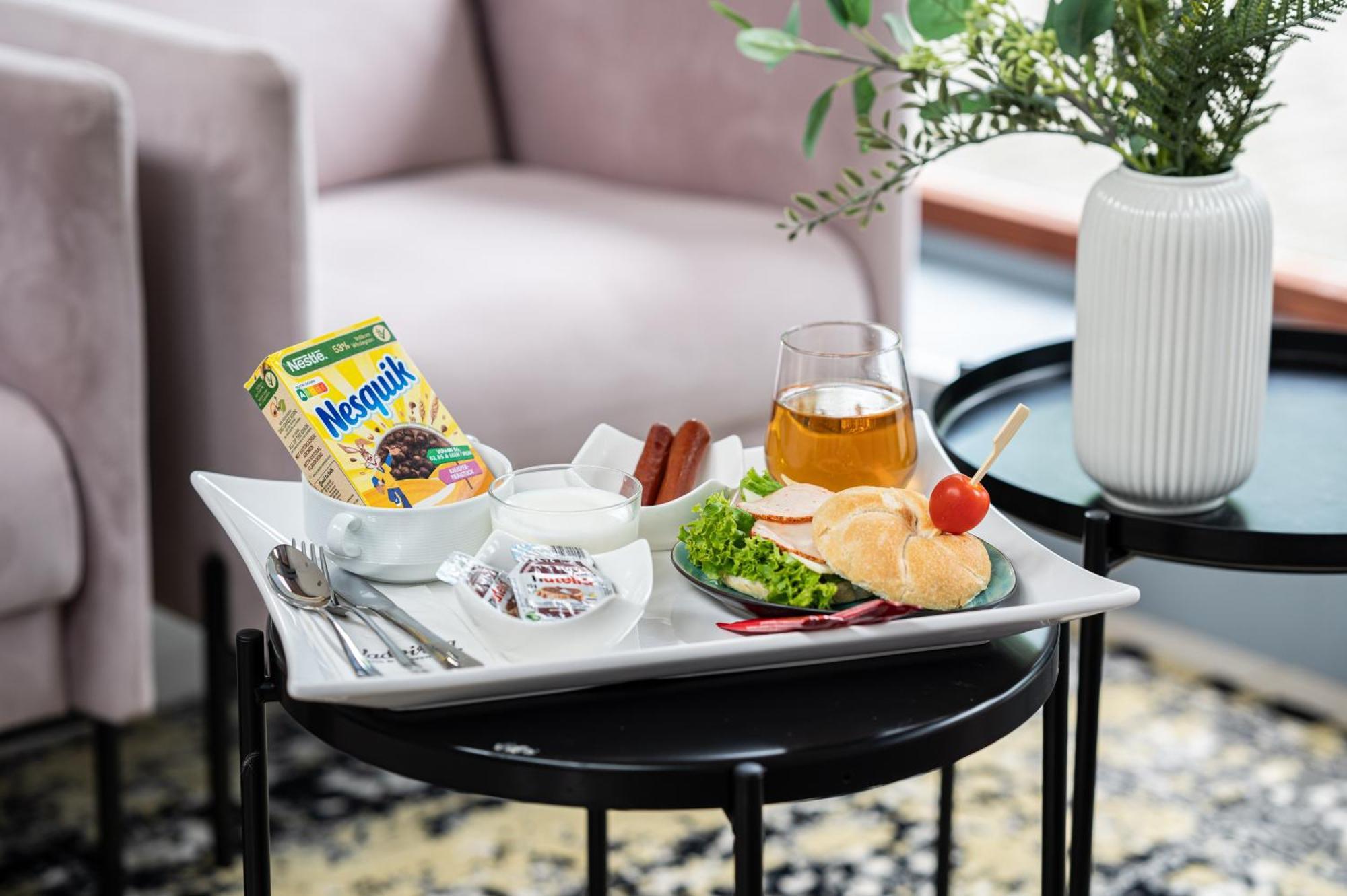 Vadvirag Panzio Hotell Ágfalva Exteriör bild