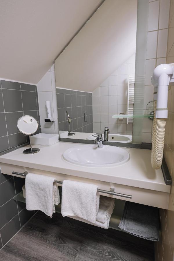 Vadvirag Panzio Hotell Ágfalva Exteriör bild