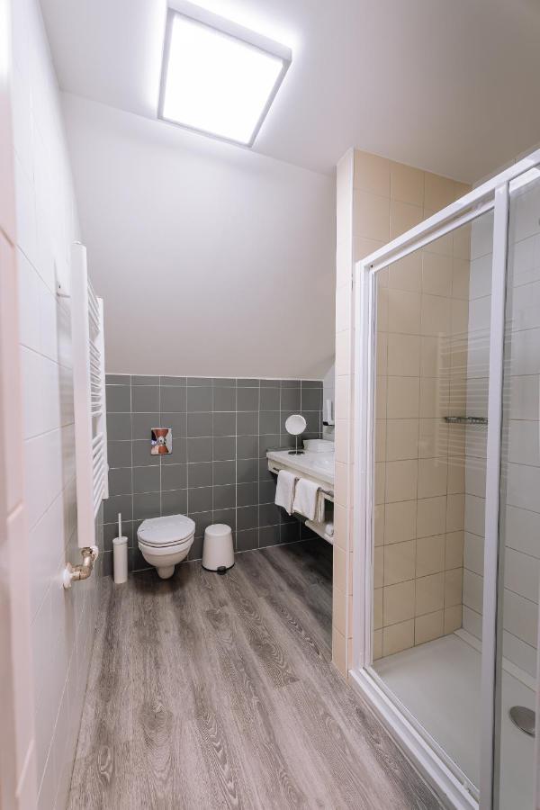 Vadvirag Panzio Hotell Ágfalva Exteriör bild